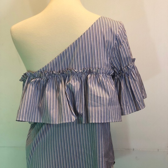 Bar III WOMEN’s Ruffled one shoulder blouse - Picture 5 of 7